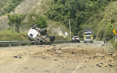 Con explosivos atentaron contra patrulla policial en Antioquia