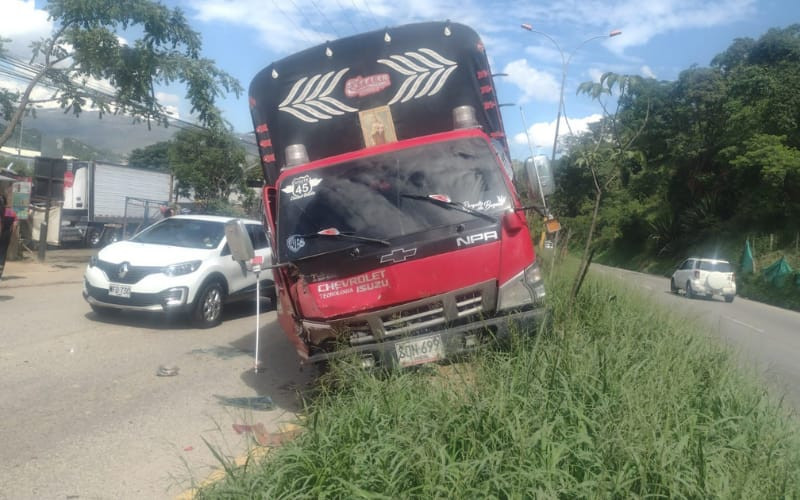 Aparatoso accidente múltiple en el Anillo Vial