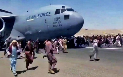 Restos humanos en avión de EE.UU. que salió de Kabul