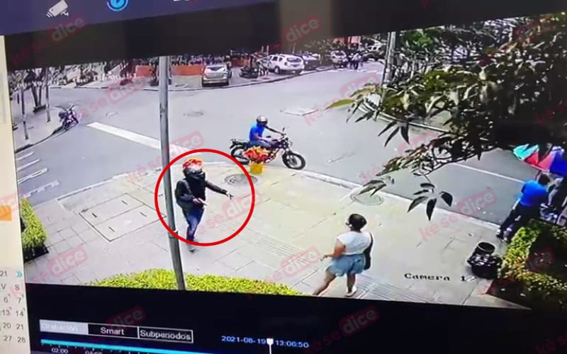 En video: “¡El bolso o un tiro!”, atraco en Sotomayor