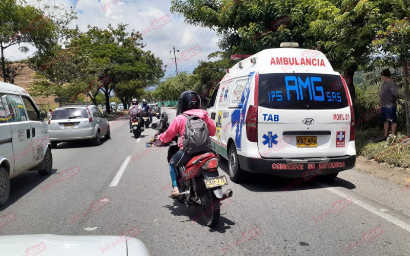 ¡Dio una ‘voltereta’ en la moto por el Anillo Vial!