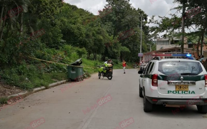 Bebé abandonado a la muerte antes de nacer