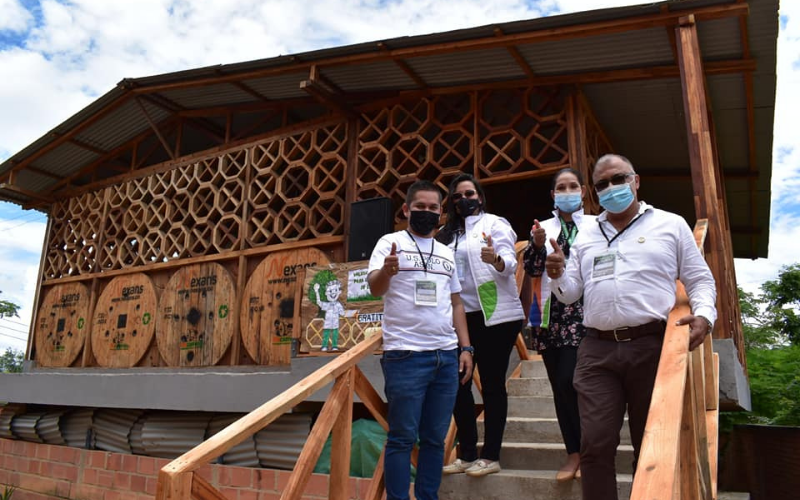 El Lebrija hay Ecoescuela hecha con carretes de madera