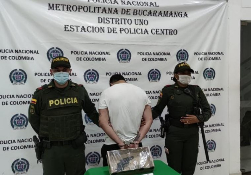 Lo pillaron ‘enfierrao’ en Cabecera