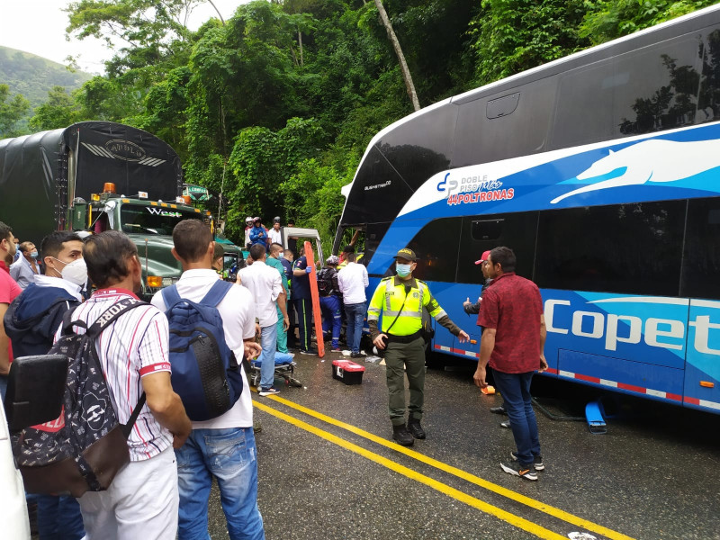 Invasión de carril generó fuerte choque en Rionegro