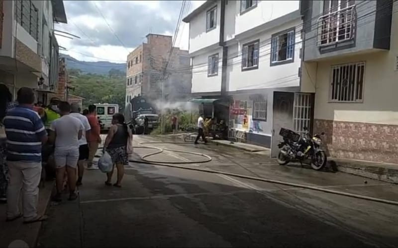 Una tienda se prendió en la Vila Olímpica de San Gil