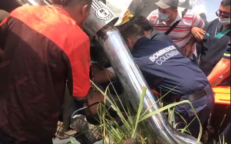 Video: Justo fue rescatado de camión cisterna en llamas