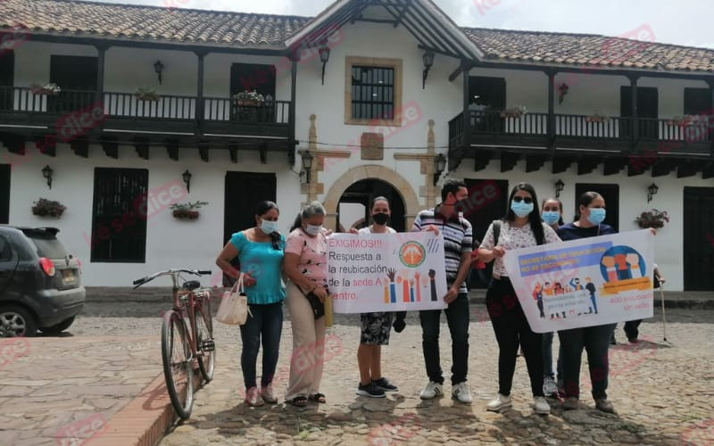 Protesta por sede primaria del colegio Serrano Muñoz