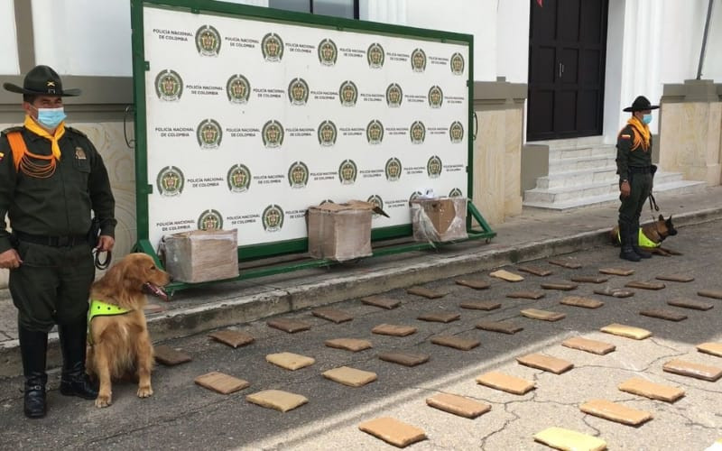 El olfato canino se ‘pilló’ una ‘narco-encomienda’ en el Gaitán