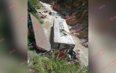 Impresionante accidente en Curos con ‘mula’ volcada