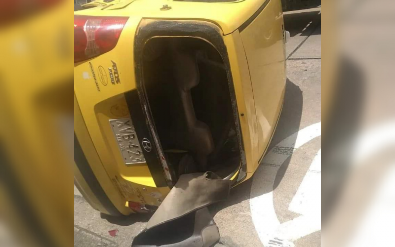 Volcamiento de taxi dejó varios heridos en San Gil