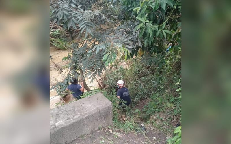 En Oiba buscan a una mujer que se habría tirado al río