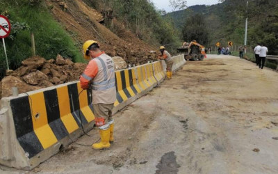 Tras derrumbes ya hay paso en la vía Bucaramanga - Cúcuta