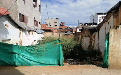 En Alfonso López están aburridos con un lote abandonado