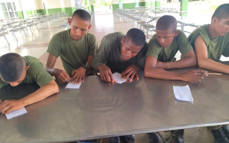 47 soldados aprendieron a leer y escribir en su entrenamiento