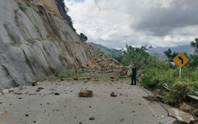 Derrumbe bloquea vía Bucaramanga - San Vicente de Chucurí