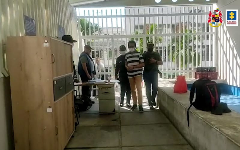 Quedó ‘maniatado’ docente que abusaría de dos alumnos