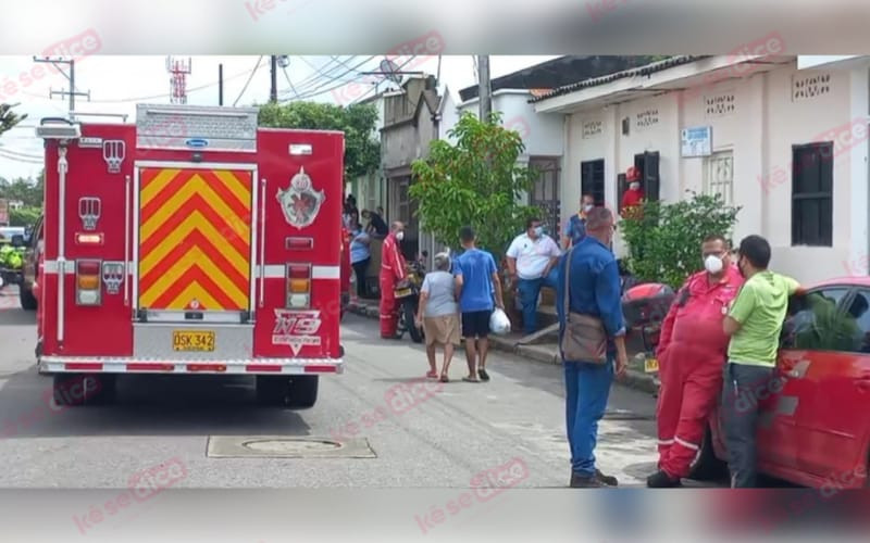 Se incendió un carro a la entrada del Alfonso López