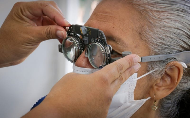 Darán gafas y prótesis a abuelos en Floridablanca