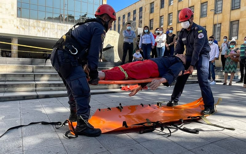 Demostración de destrezas en el Día del Bombero