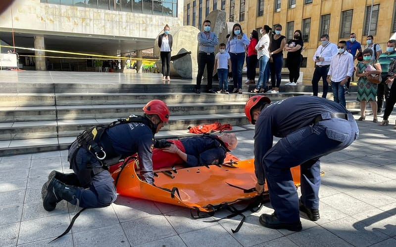 Demostración de destrezas en el Día del Bombero