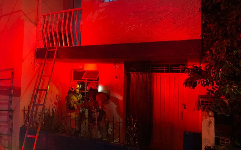 Se les prendió la casita en La Joya durante la madrugada