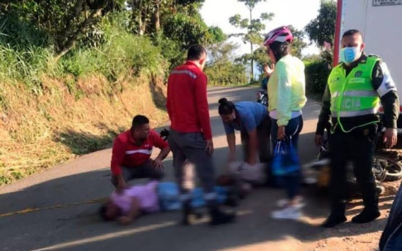 Luis y Cesar quedaron sin vida en una curva de Gámbita