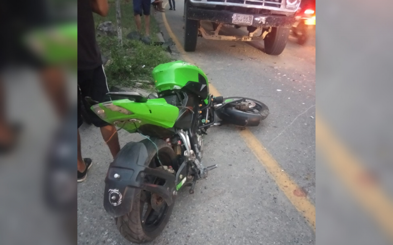 Motorizado en grave estado por choque en La Cemento