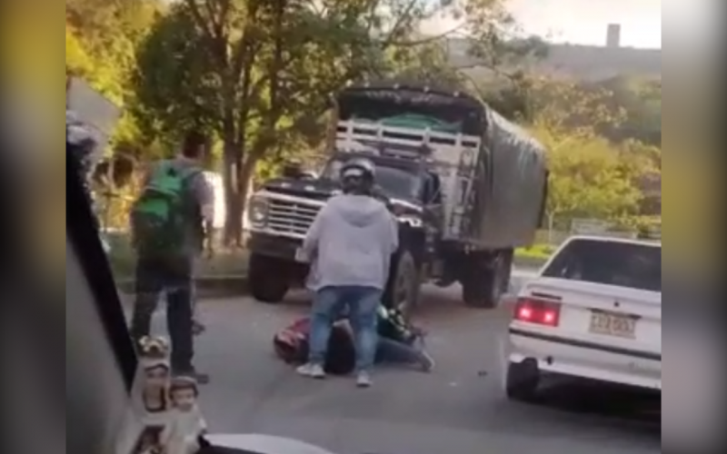 Motorizado en grave estado por choque en La Cemento