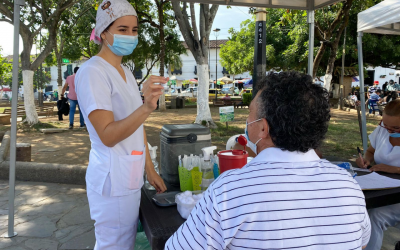 Vacunatón en el parque principal de Girón