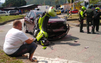 Policía lesionada en accidente en sector La Españolita