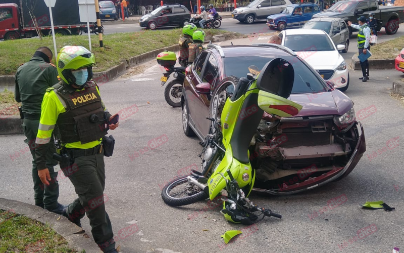 Policía lesionada en accidente en sector La Españolita