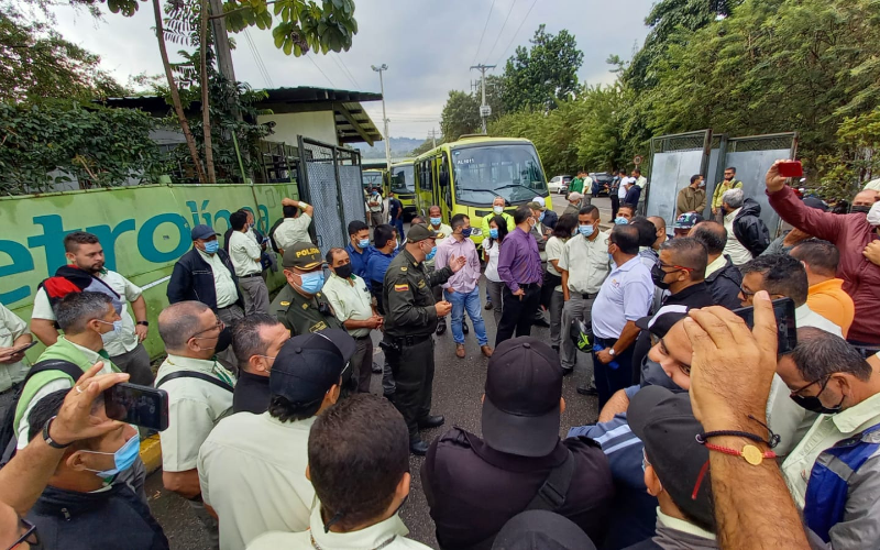 Conductores de Movilizamos paralizaron a Metrolínea