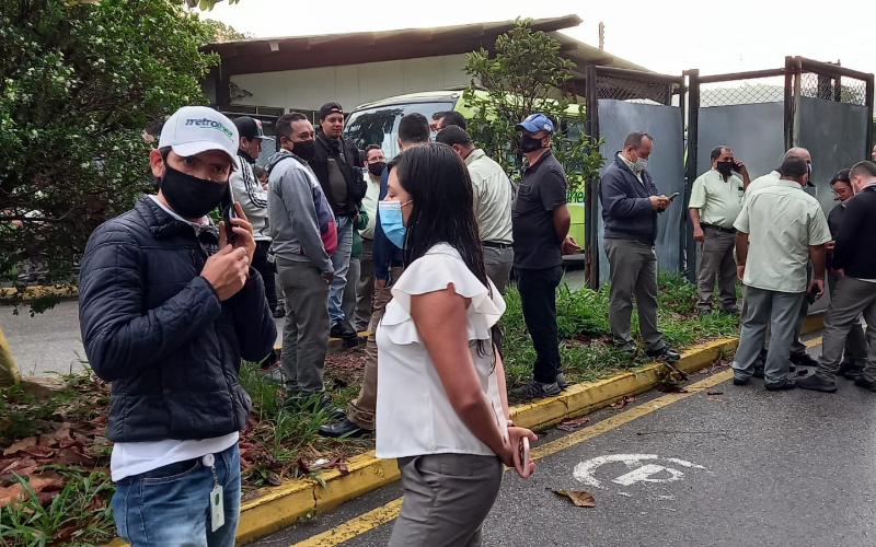 Conductores de Movilizamos paralizaron a Metrolínea