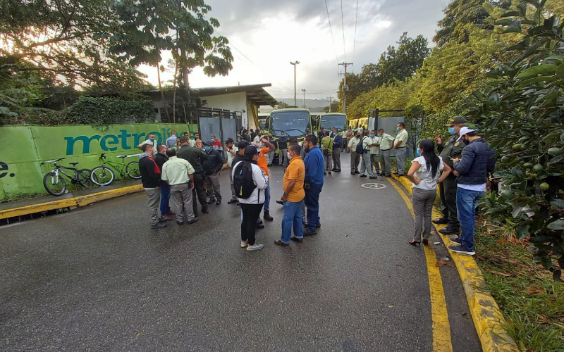 Conductores de Movilizamos paralizaron a Metrolínea