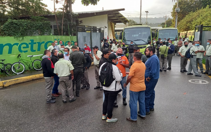 Conductores de Movilizamos paralizaron a Metrolínea