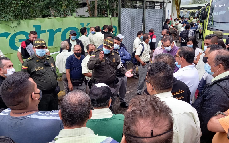 Conductores de Movilizamos paralizaron a Metrolínea