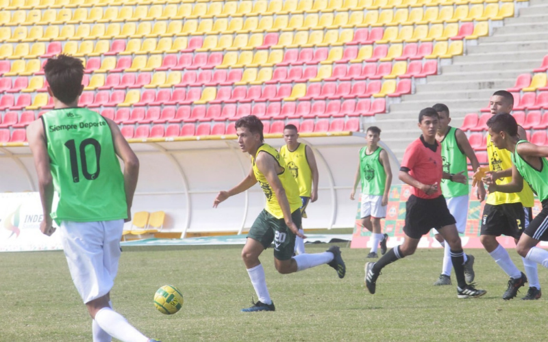 ¡Empezó la fiesta futbolera con el Reality Santander!