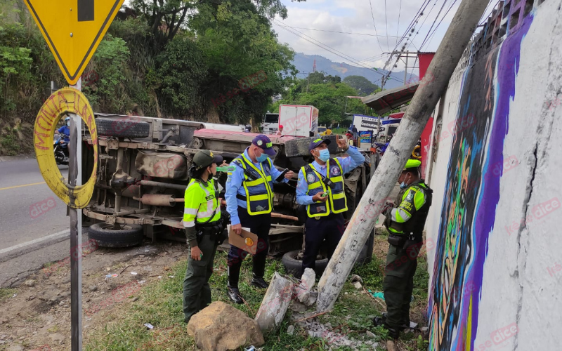 Un muerto y tres lesionados por accidente vía al Norte