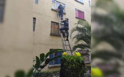 Bomberos rescató a abuelita que se había accidentado