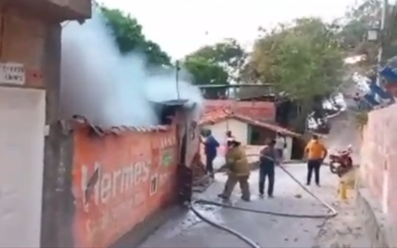 Se les quemó la casa en vísperas de Navidad en San Gil