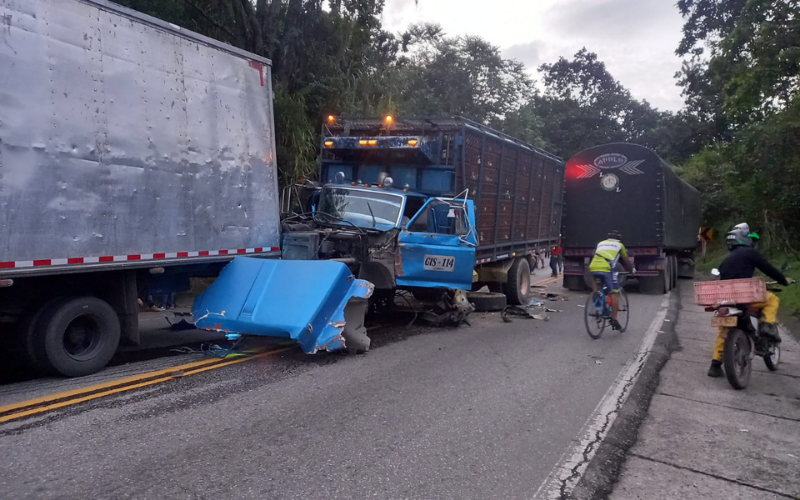 En Video: Accidente múltiple antes del sector de Curos