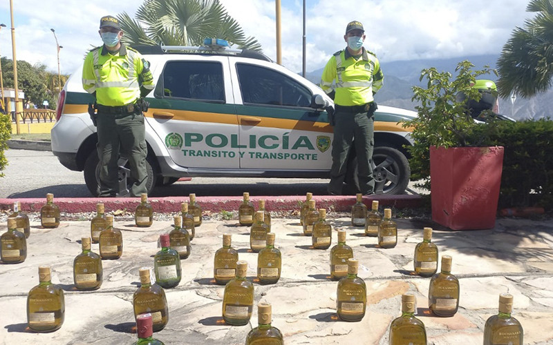 Más de 12 millones incautados en licor de contrabando