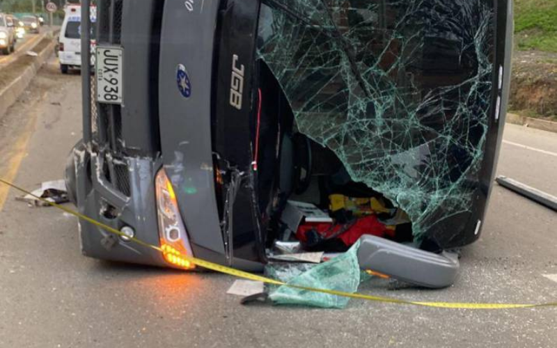Se accidentó bus del equipo de Jessi Uribe en el Valle