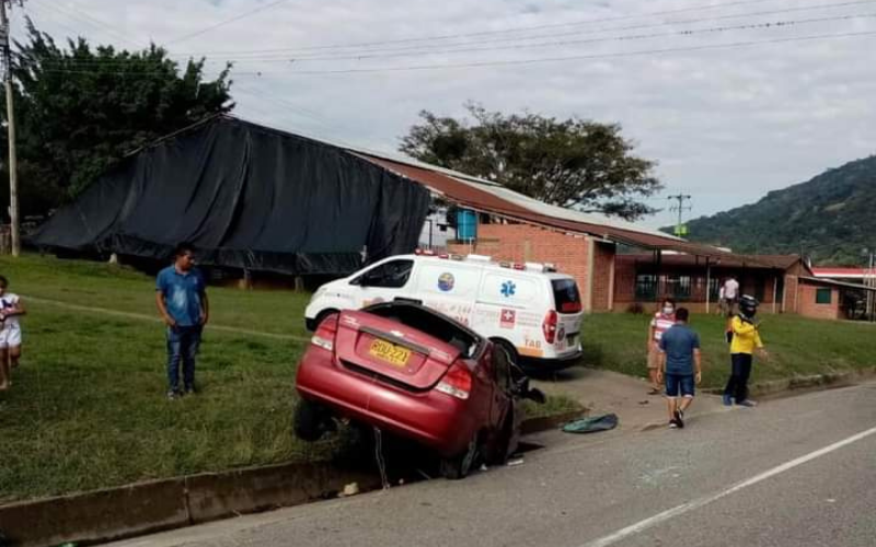 Familia accidentada en el sector de El Luchadero