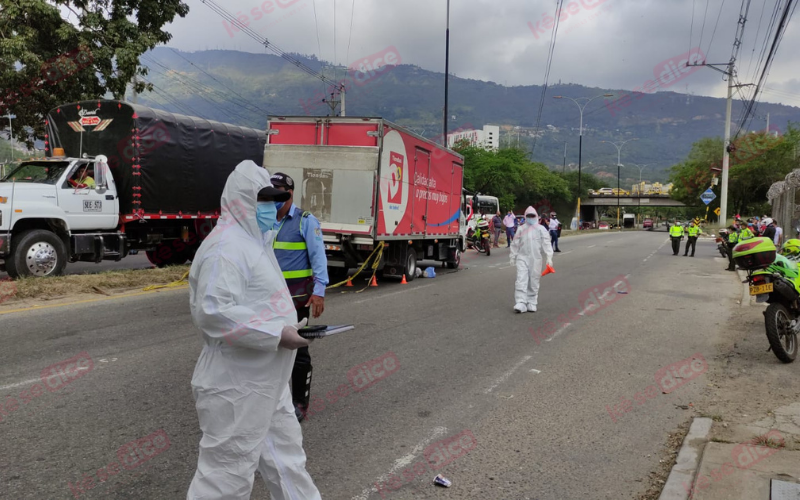 Peatón muerto en accidente frente al Sena de Girón