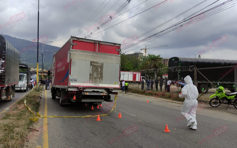 Peatón muerto en accidente frente al Sena de Girón