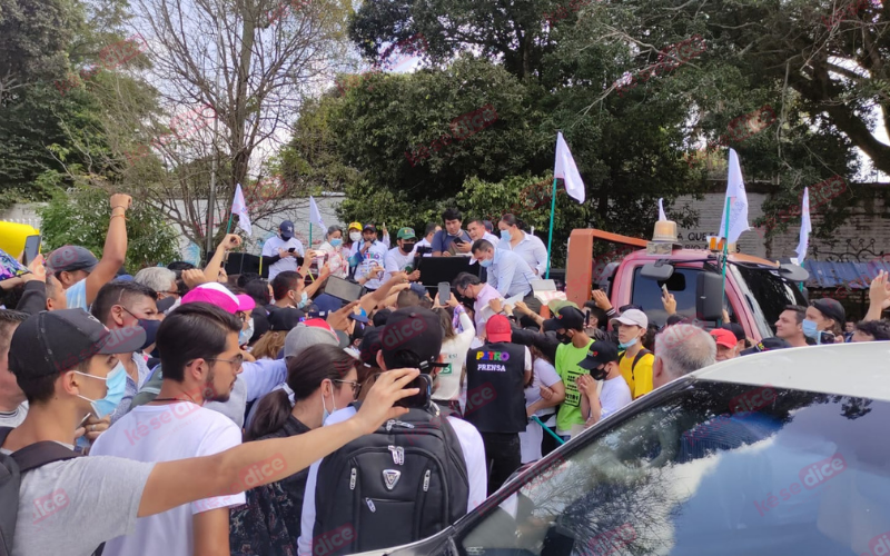 Caravana de Gustavo Petro pasó por la UIS