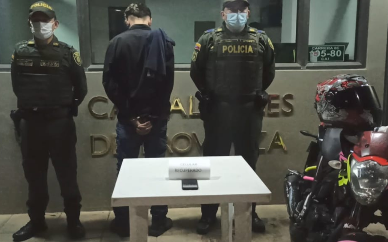 Atrapan a ladrones en moto que atacaron en El Cacique