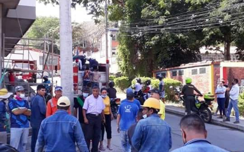 Alexander se electrocutó trabajando en las alturas